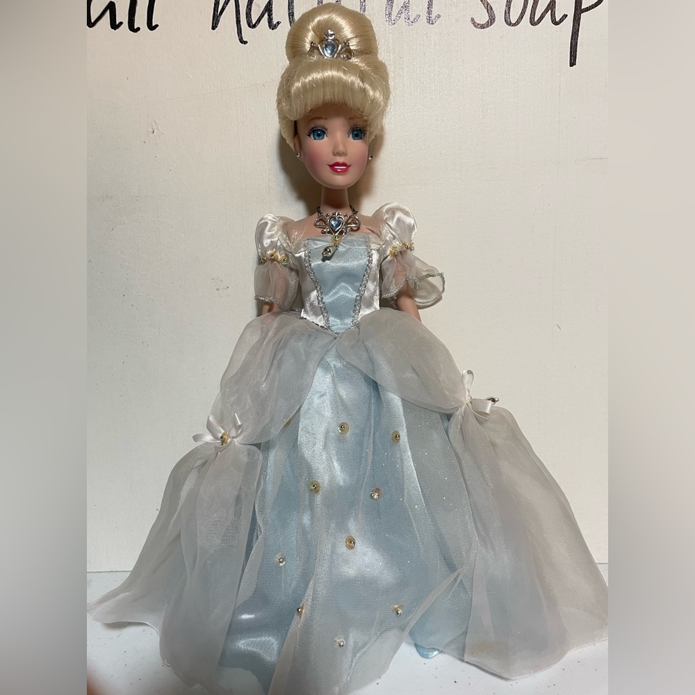disney's cinderella porcelain doll special edition brass key keepsakes 14''